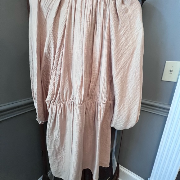 H&M beige dress size extra small. - Picture 4 of 7